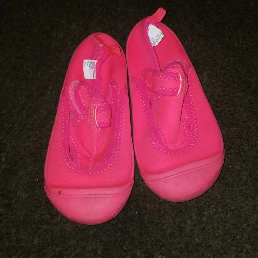 Cat & jack water shoes for girls